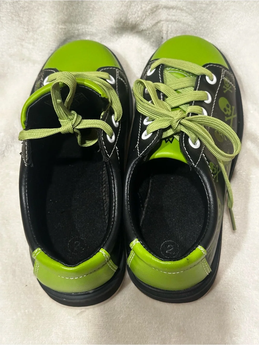 Pyramid Youth Skull Green and Black Bowling Shoes Youth Size 2 US